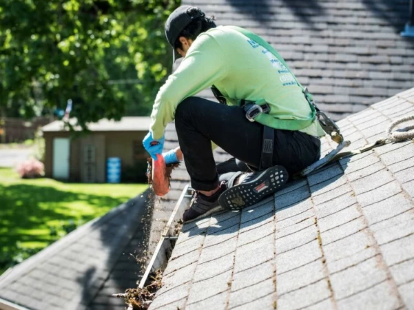 4 Shocking Advantages of Gutter Cleaning in 2020