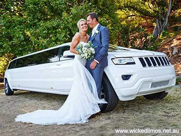 4 Ways a Limousine Will Make Your Wedding Day Even More Memorable