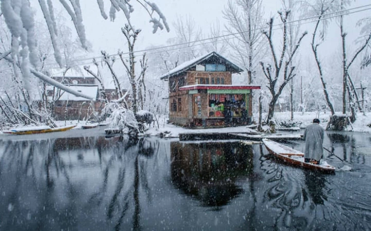 Lesser known places to visit in Kashmir during snowfall: